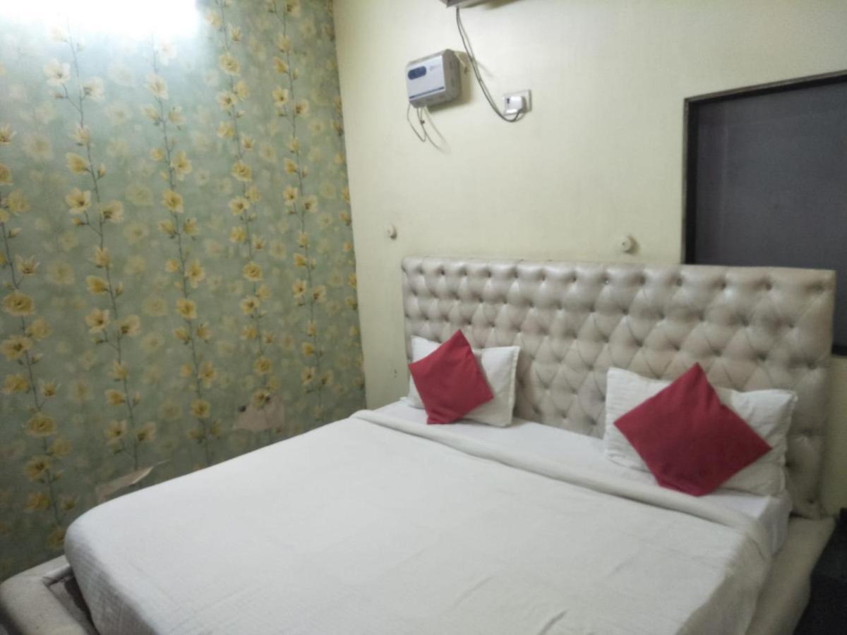 Allāhābād Junction Hotel Shiv Mahima Inn By Wb Inn מראה חיצוני תמונה